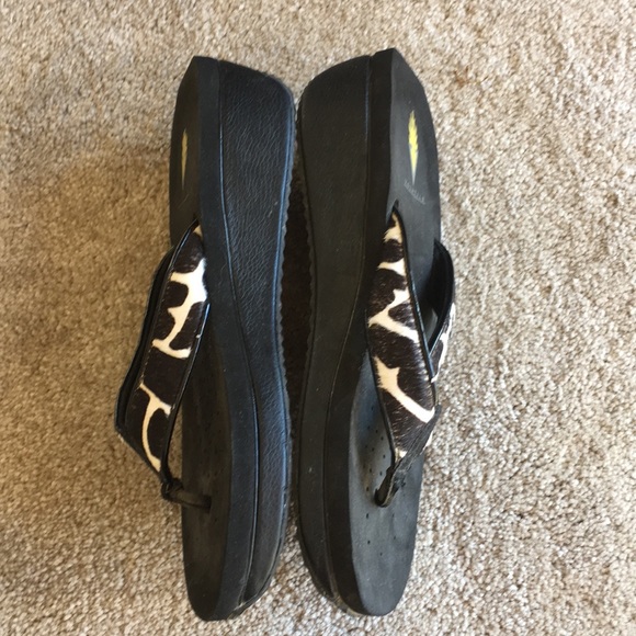 Volatile flip flops - Picture 2 of 6